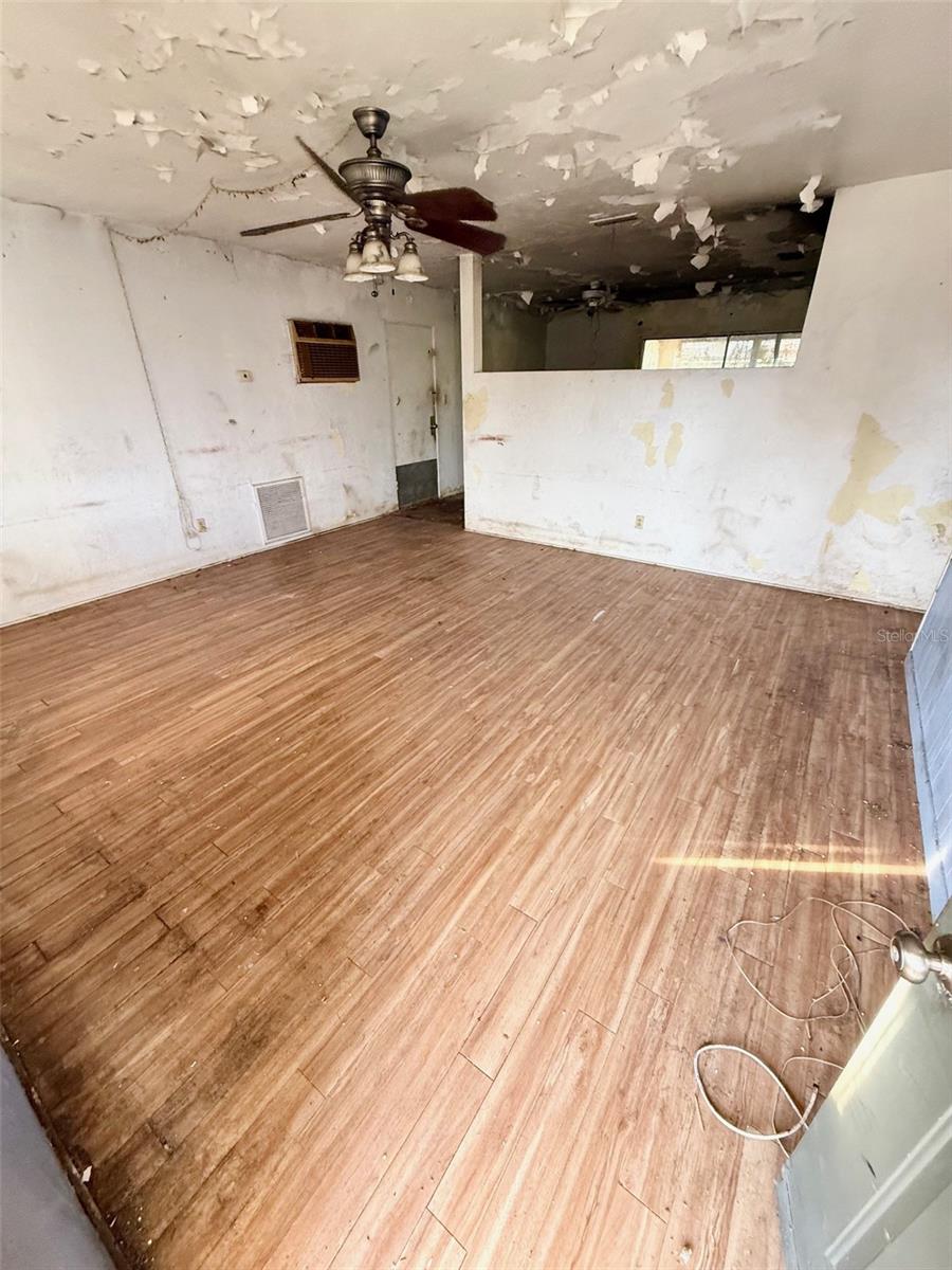 BOULEVARD ACRES - Residential