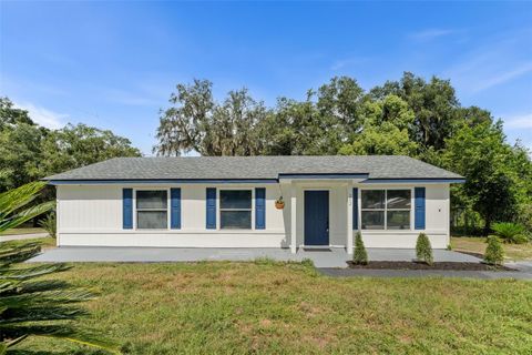 Photo of 202 SE 14th Place, Gainesville, FL 32601 (MLS # TB8425882)