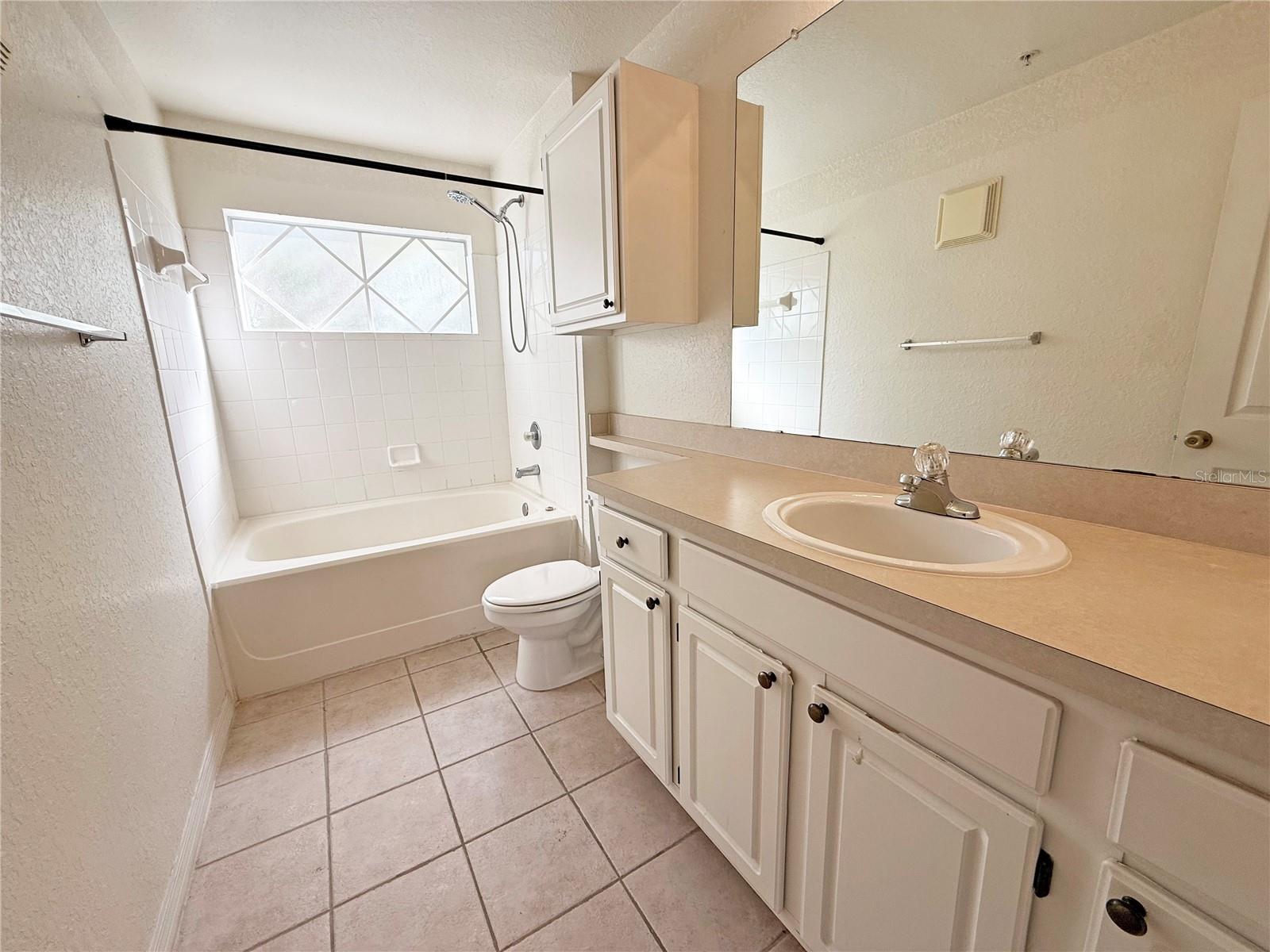 VISCONTI EAST - Residential Lease