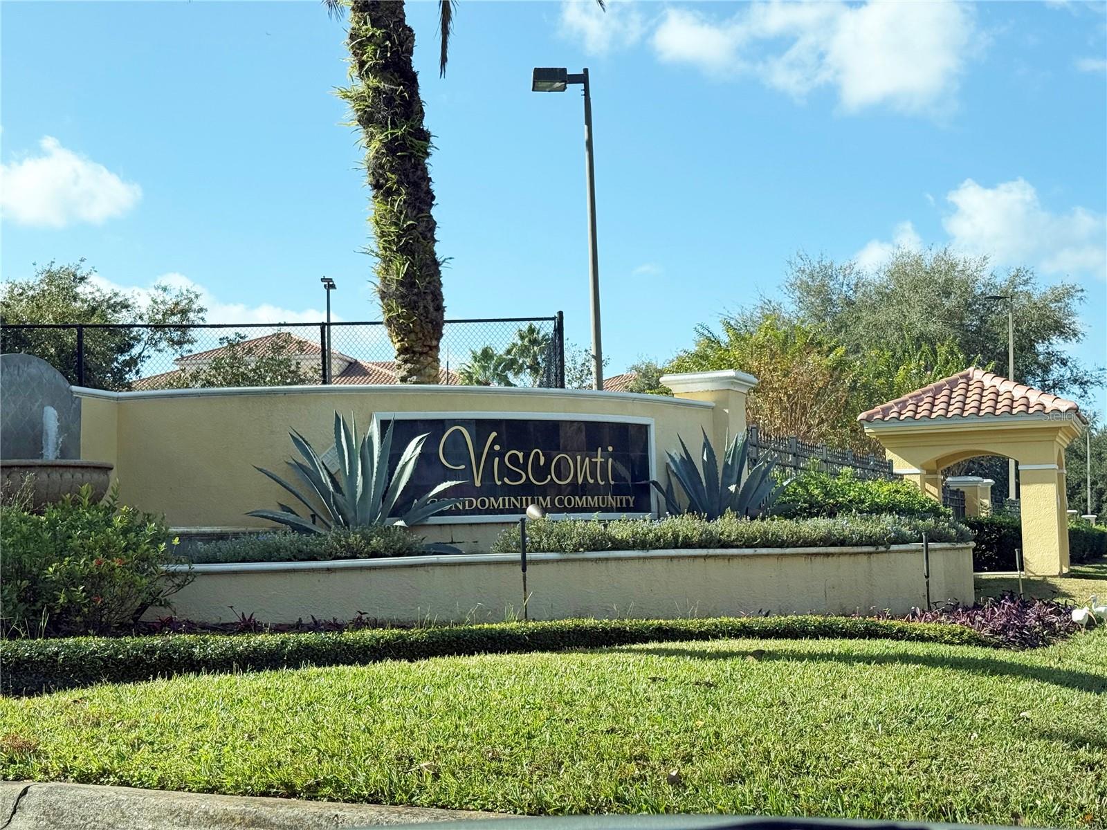 VISCONTI EAST - Residential Lease