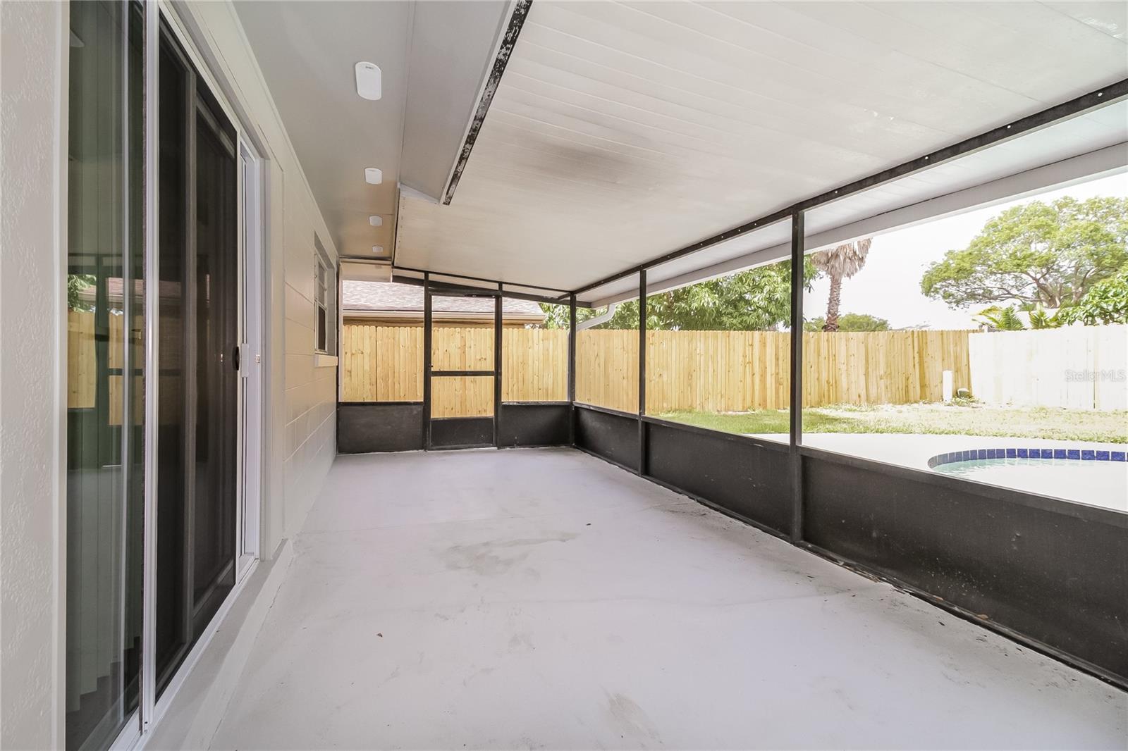 SPRING OAKS UNIT 3 - Residential Lease