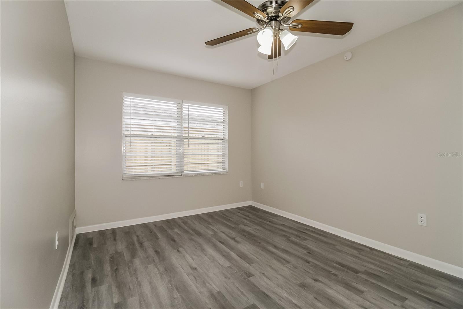 SPRING OAKS UNIT 3 - Residential Lease