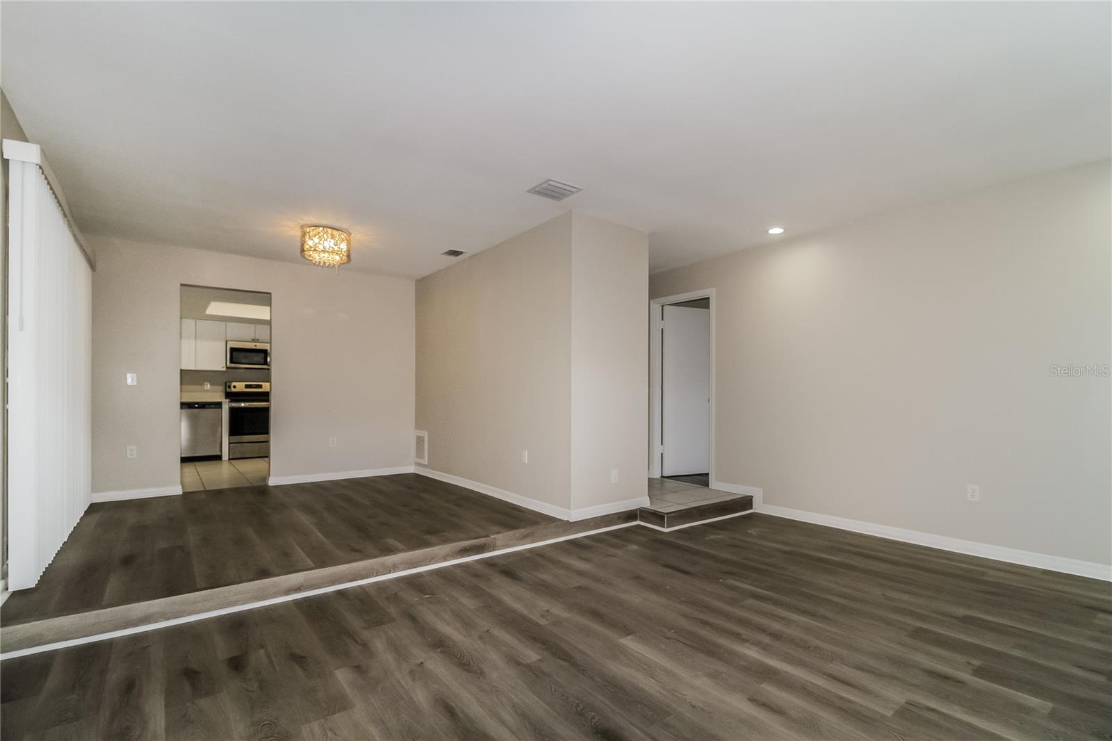SPRING OAKS UNIT 3 - Residential Lease