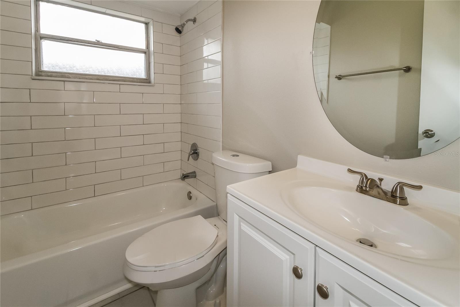 SPRING OAKS UNIT 3 - Residential Lease