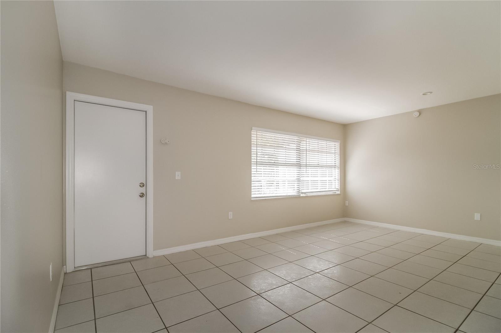 SPRING OAKS UNIT 3 - Residential Lease