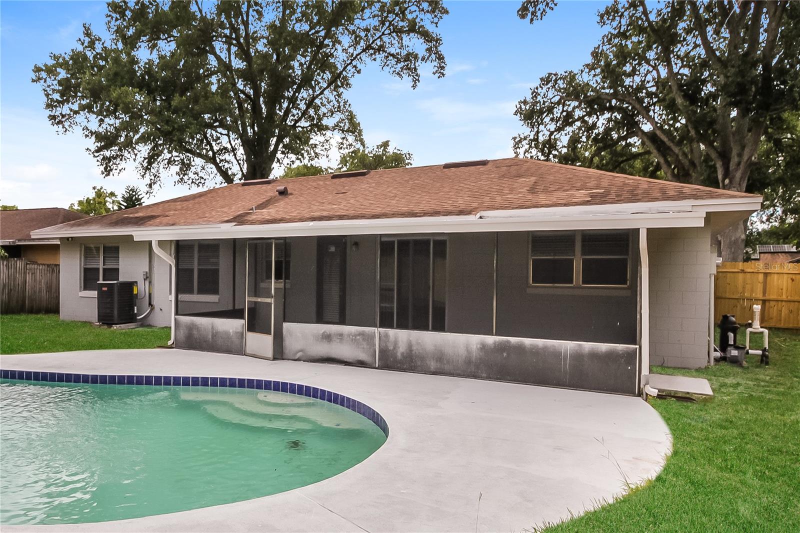 SPRING OAKS UNIT 3 - Residential Lease