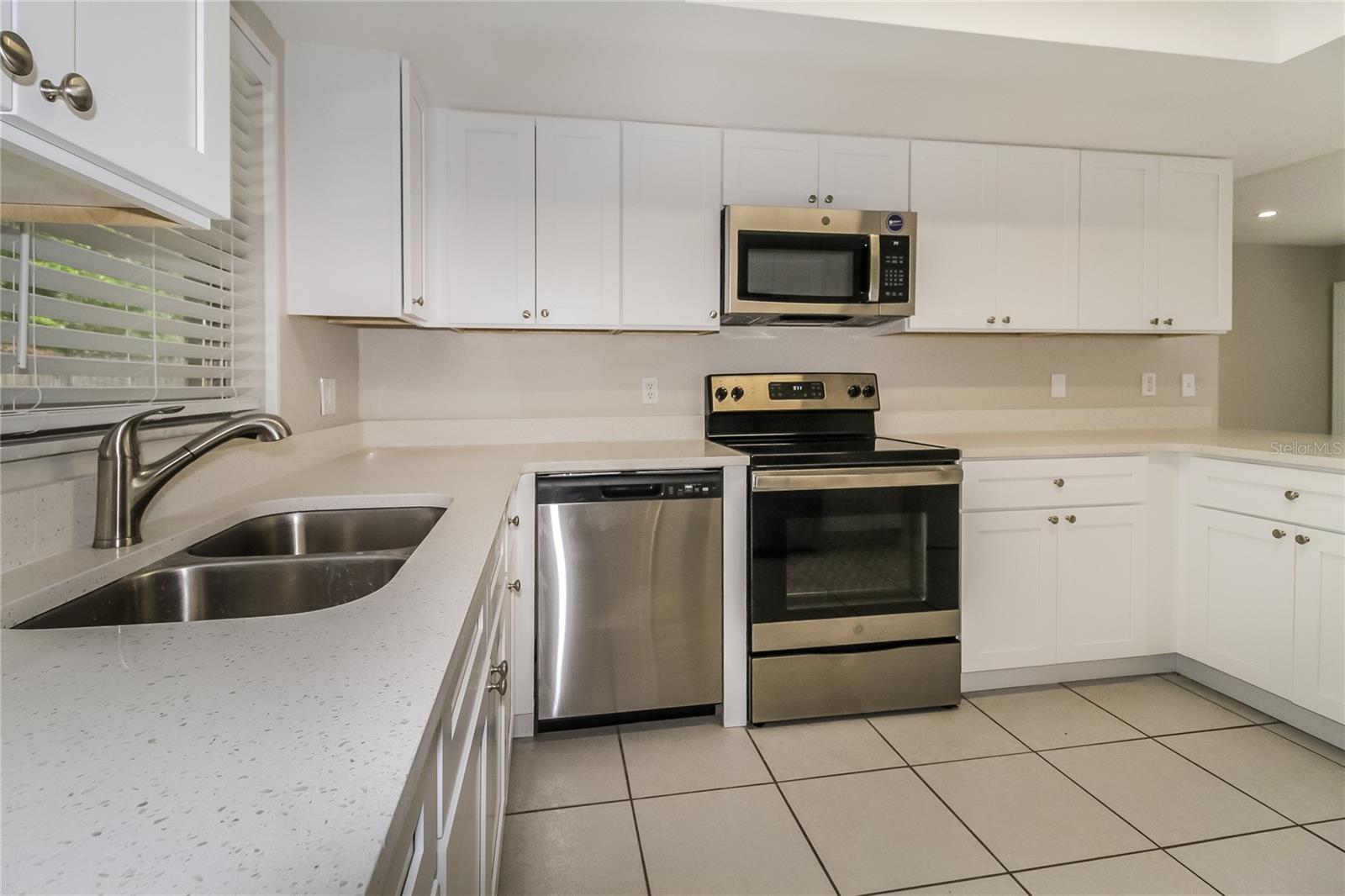 SPRING OAKS UNIT 3 - Residential Lease