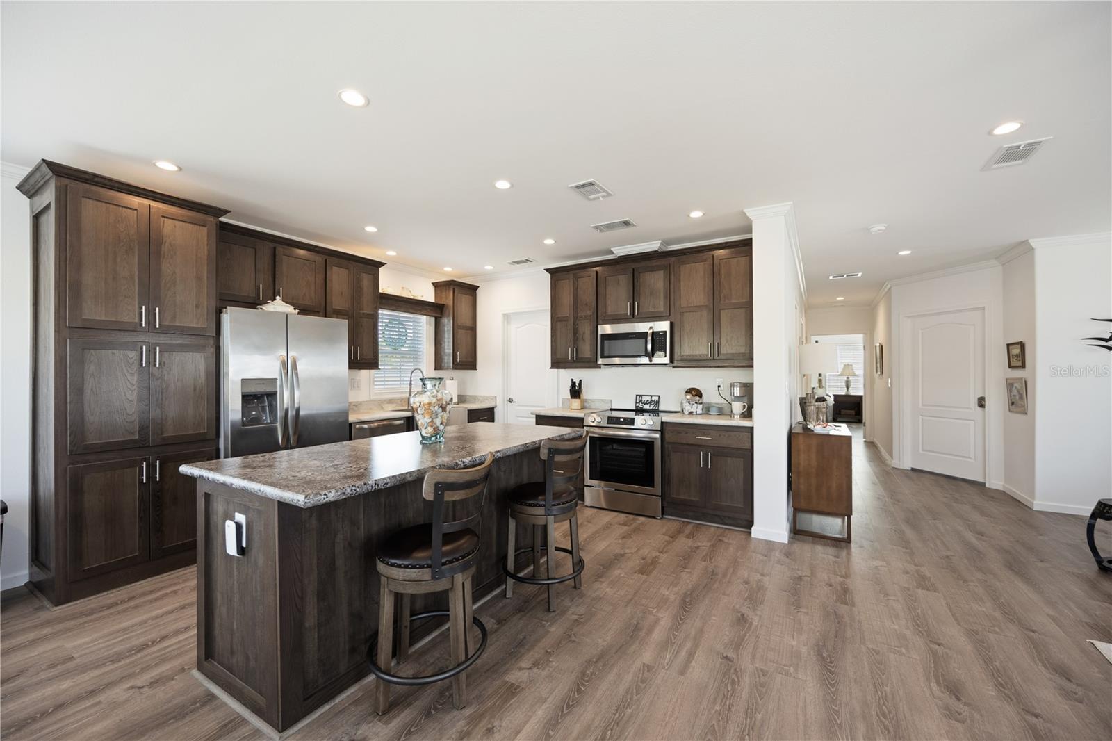 POLYNESIAN VILLAGE - Residential