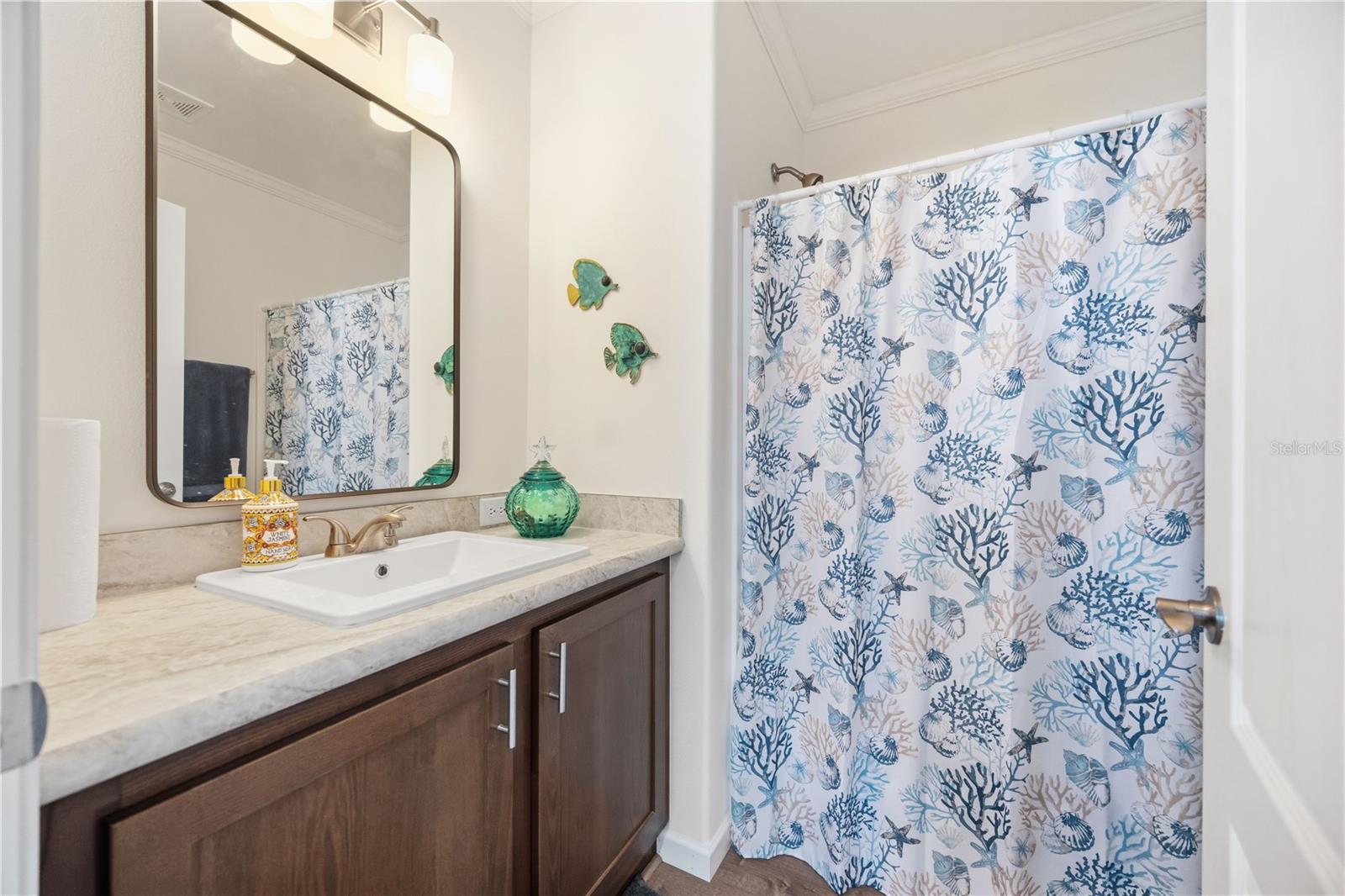 POLYNESIAN VILLAGE - Residential