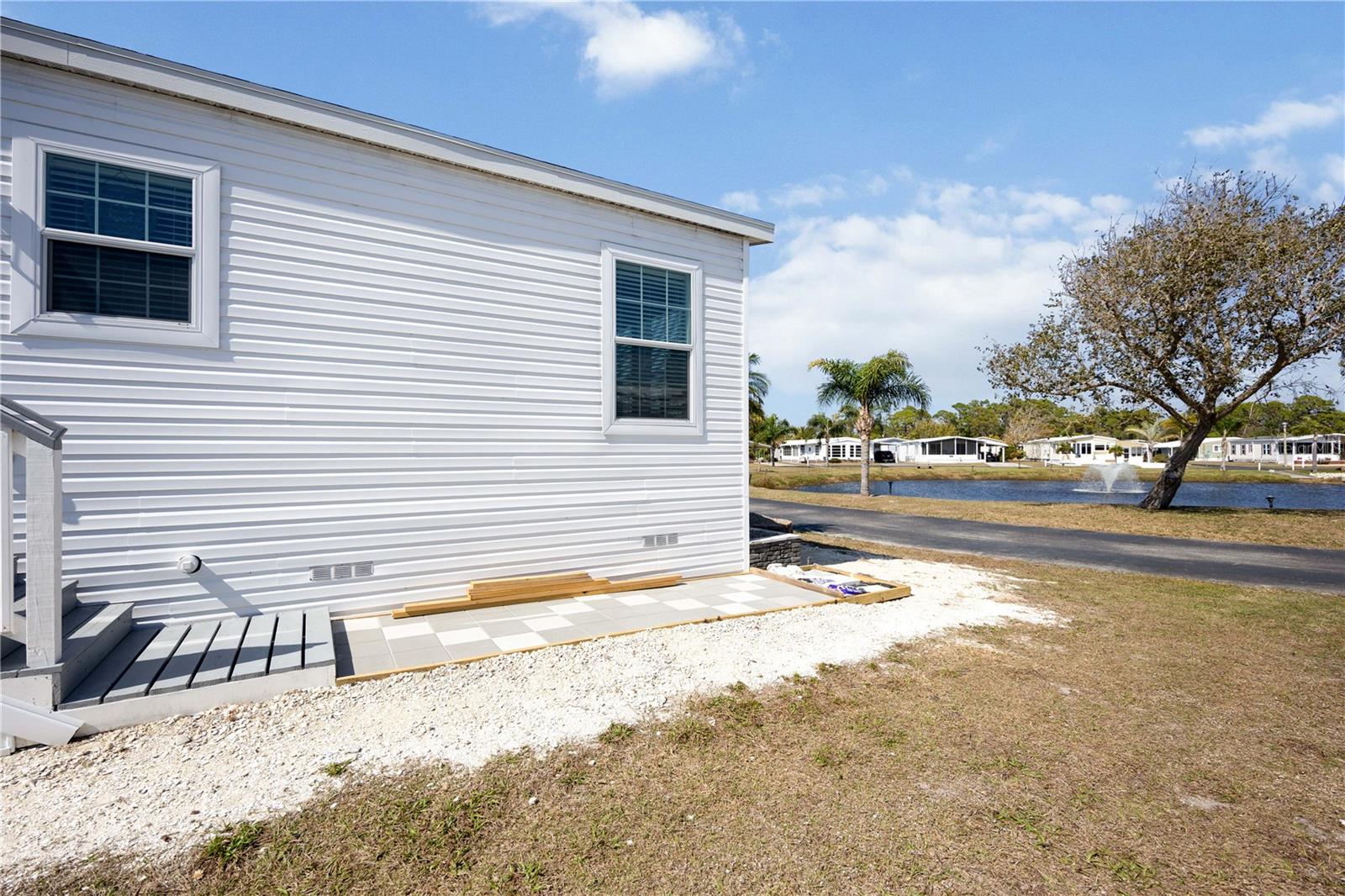 POLYNESIAN VILLAGE - Residential
