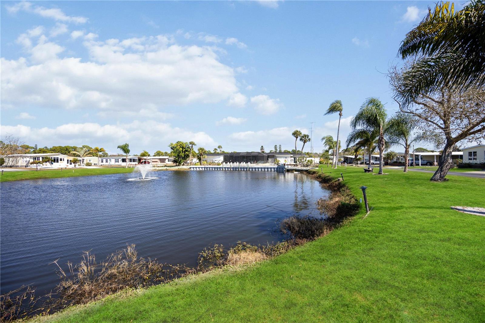 POLYNESIAN VILLAGE - Residential