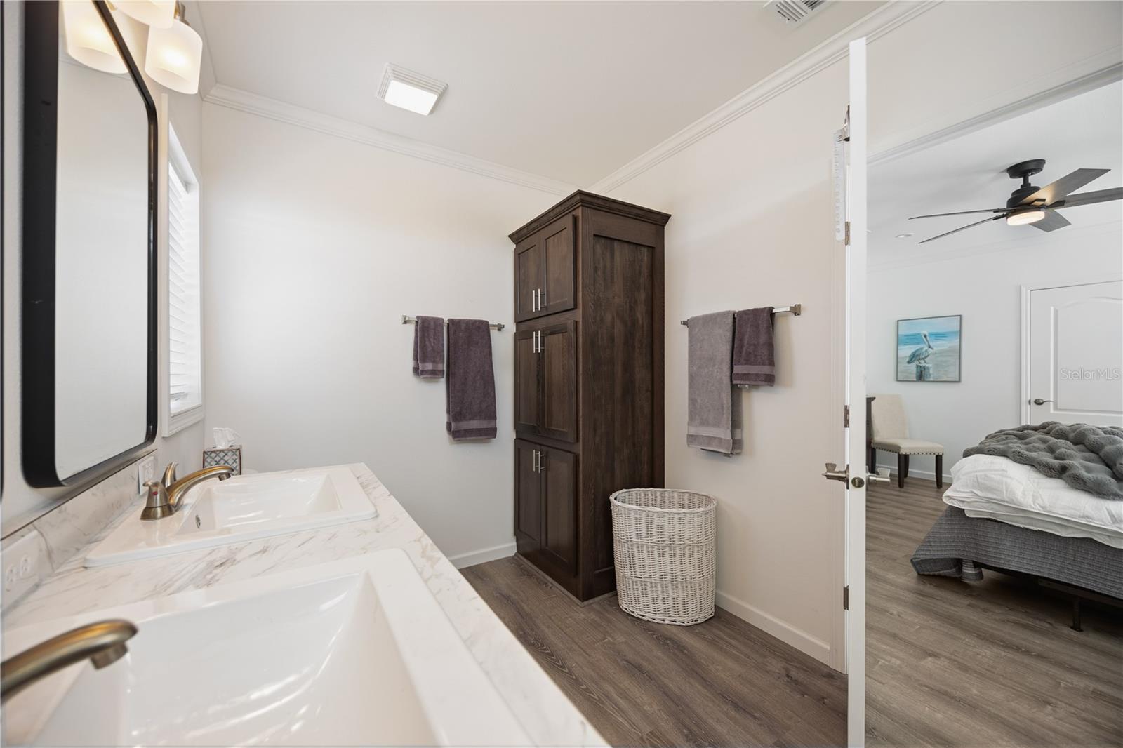 POLYNESIAN VILLAGE - Residential