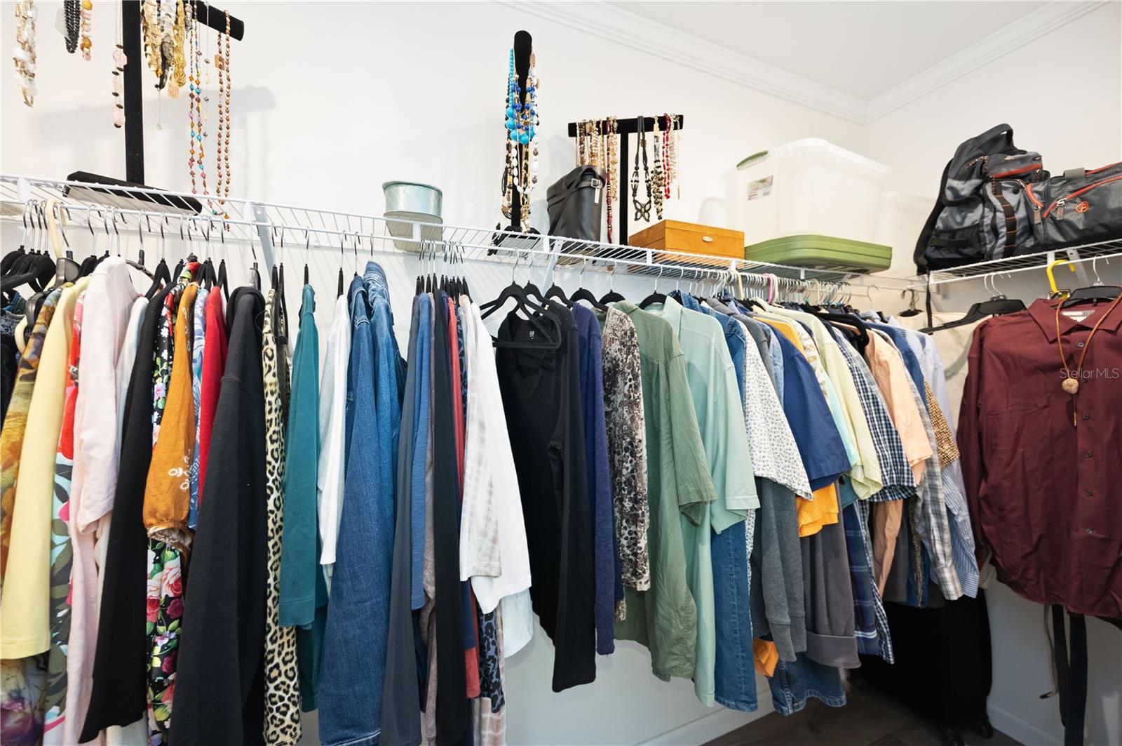 POLYNESIAN VILLAGE - Residential