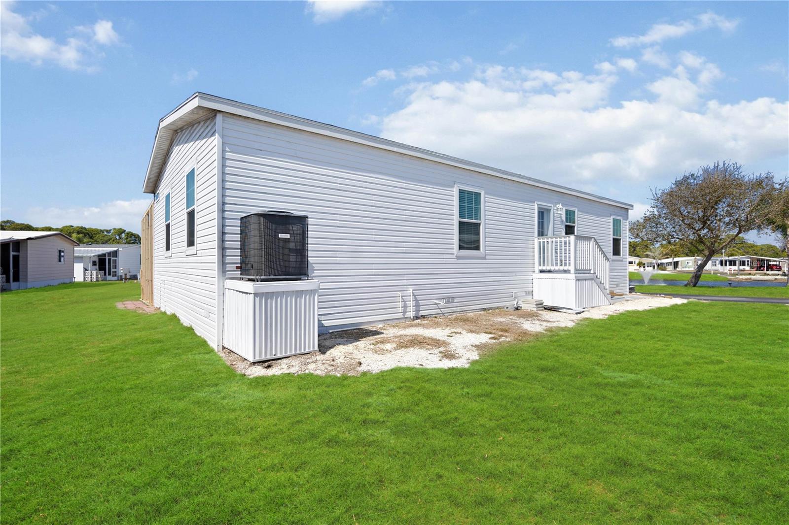 POLYNESIAN VILLAGE - Residential