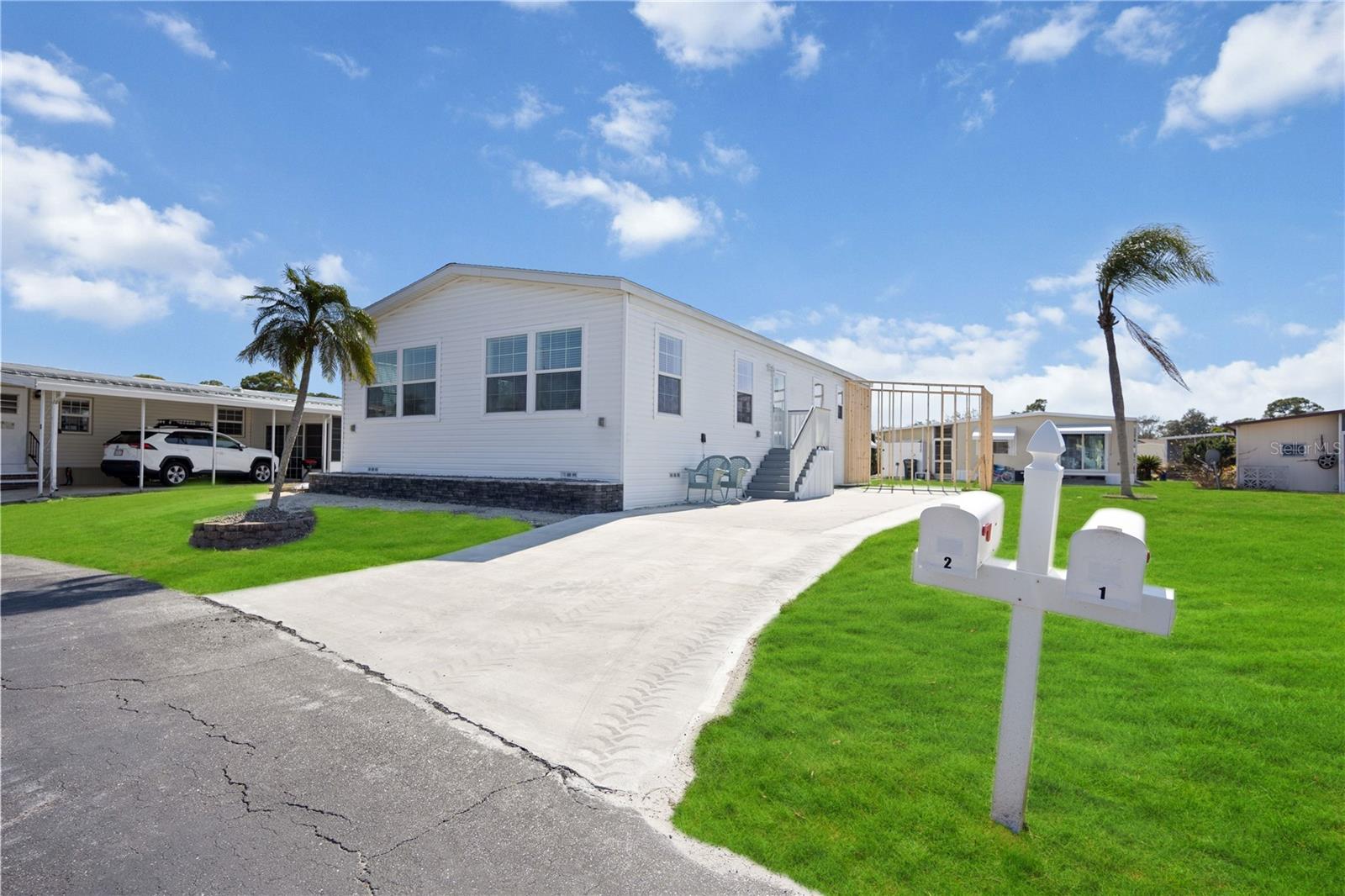 POLYNESIAN VILLAGE - Residential