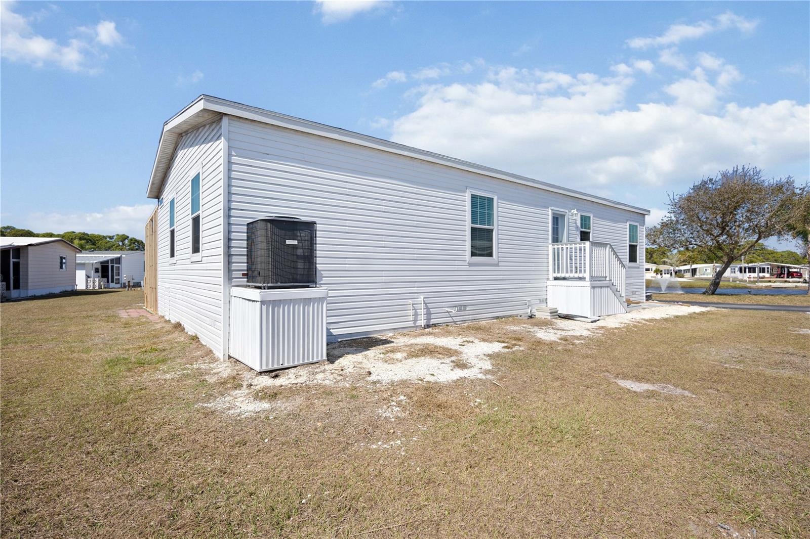 POLYNESIAN VILLAGE - Residential