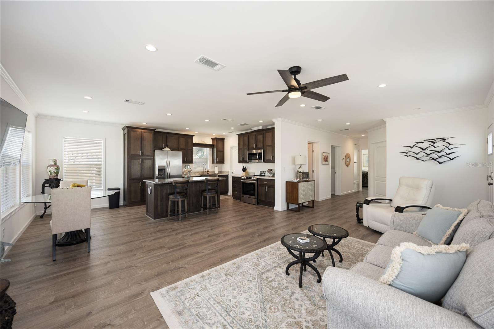 POLYNESIAN VILLAGE - Residential