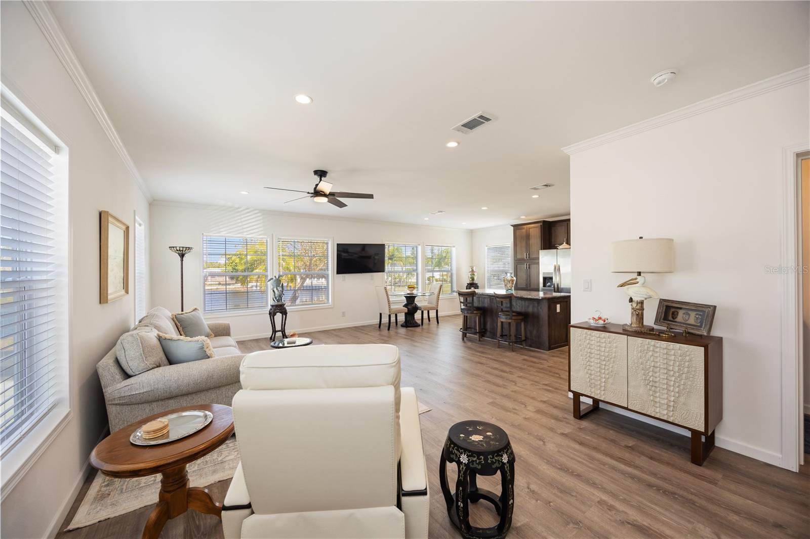 POLYNESIAN VILLAGE - Residential