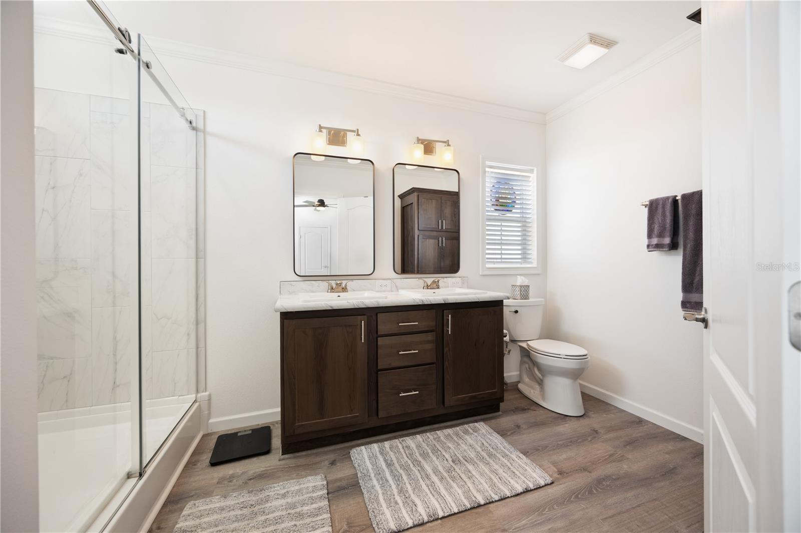 POLYNESIAN VILLAGE - Residential