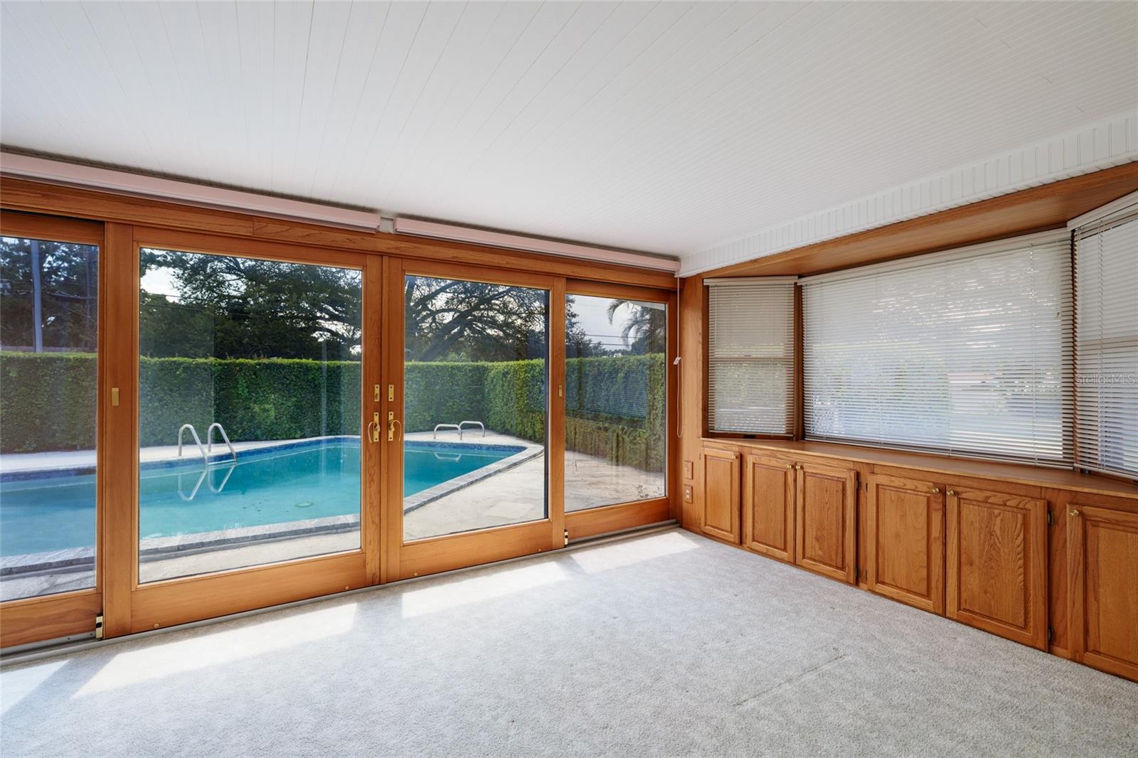 1027 GROVEWOOD COURT