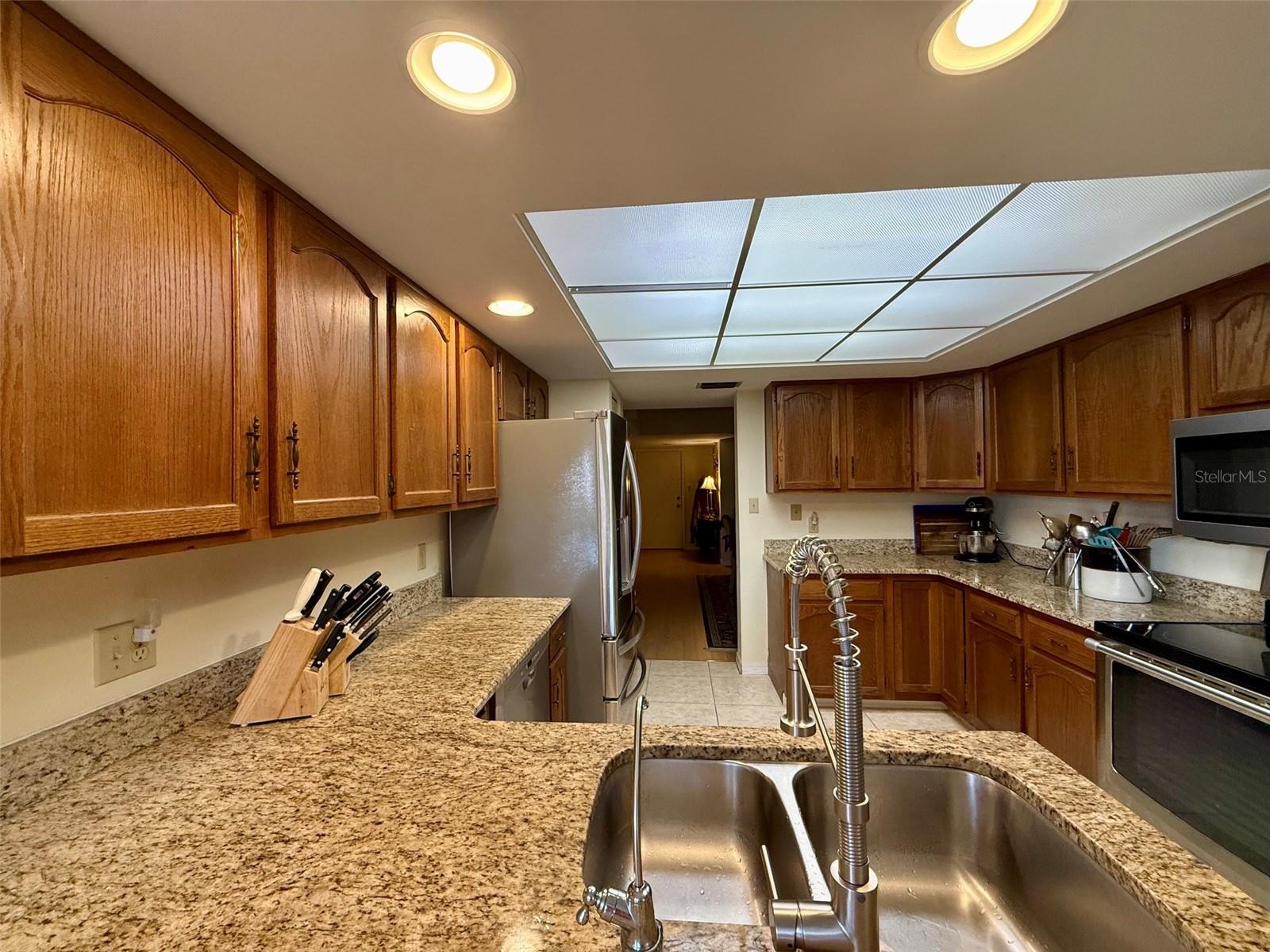 EMERALD POINTE PH 06 BLDG E - Residential