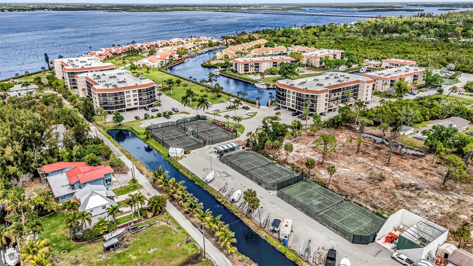 EMERALD POINTE PH 06 BLDG E - Residential