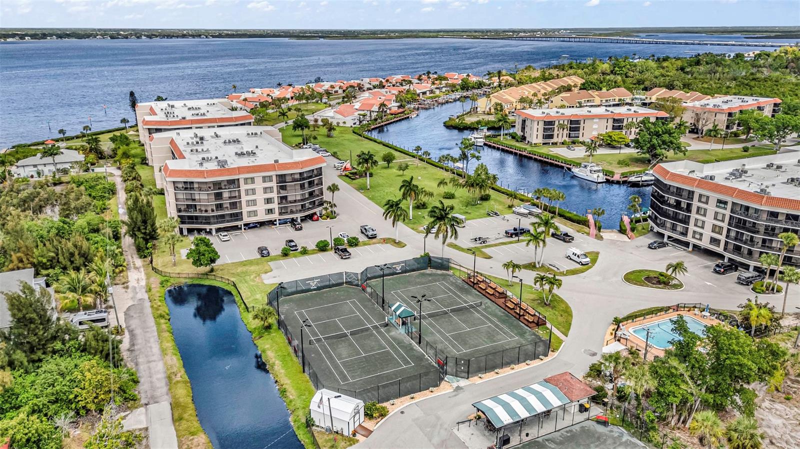 EMERALD POINTE PH 06 BLDG E - Residential