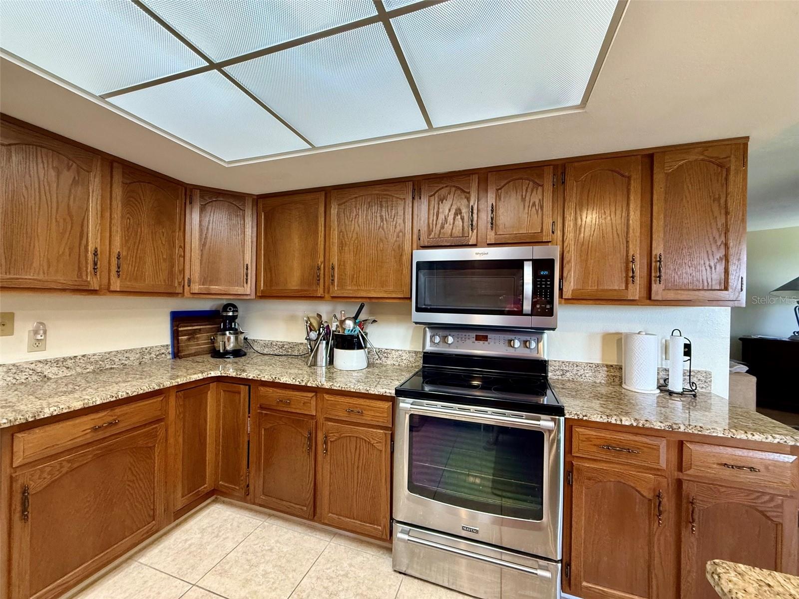 EMERALD POINTE PH 06 BLDG E - Residential