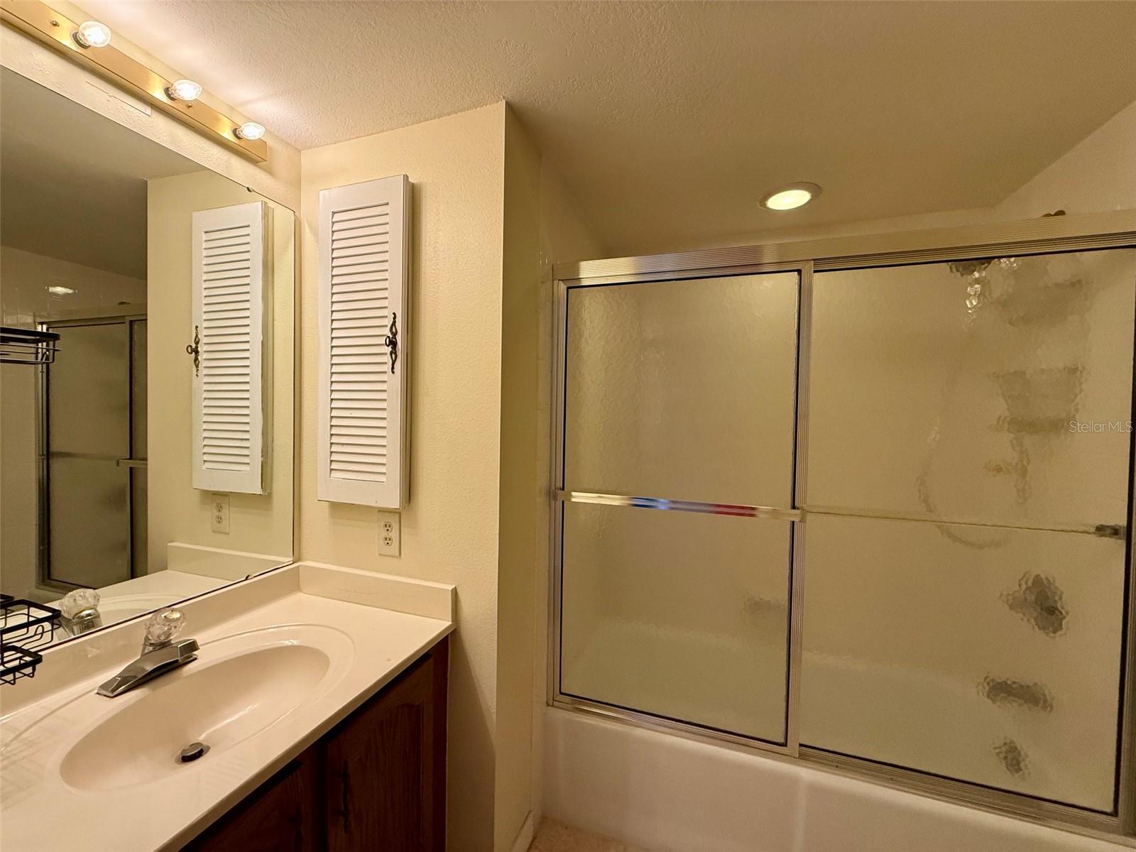 EMERALD POINTE PH 06 BLDG E - Residential