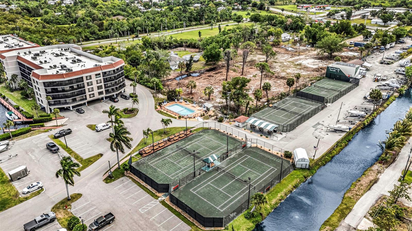 EMERALD POINTE PH 06 BLDG E - Residential