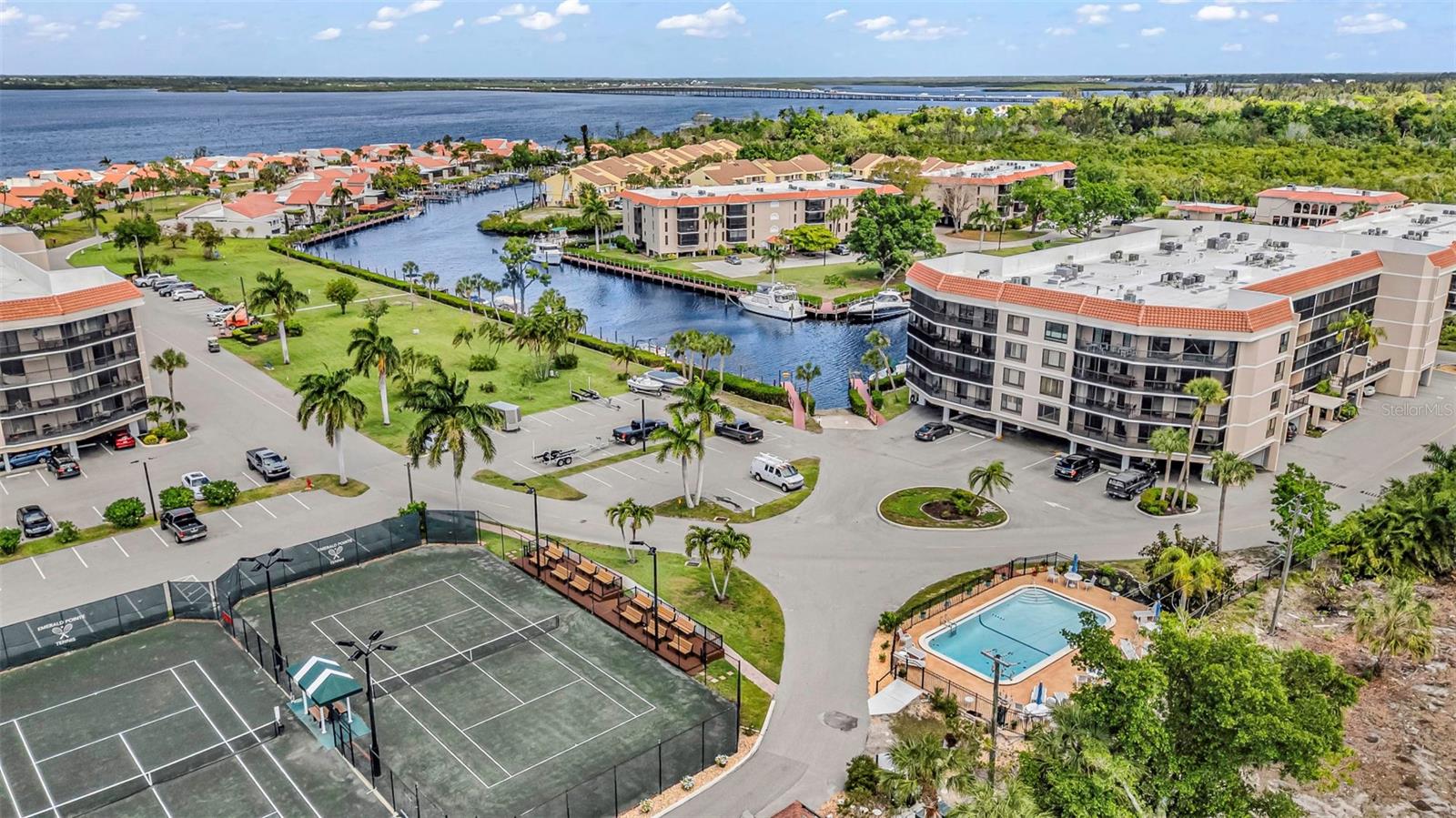 EMERALD POINTE PH 06 BLDG E - Residential