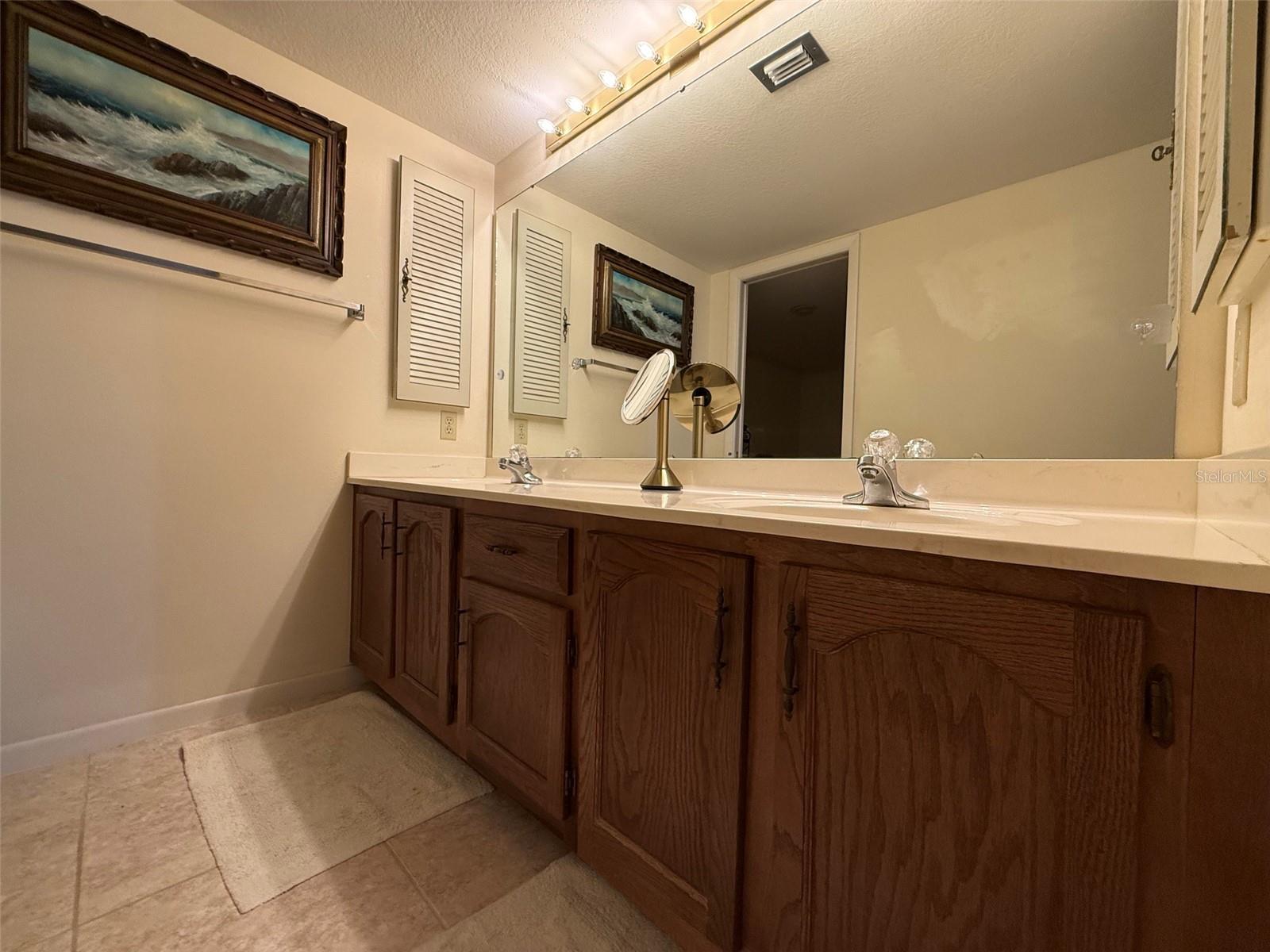 EMERALD POINTE PH 06 BLDG E - Residential