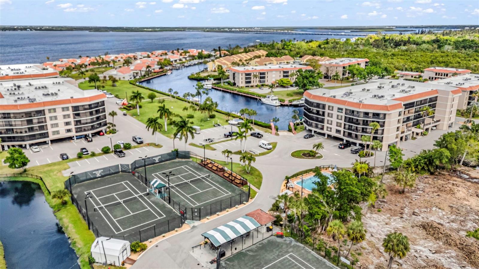 EMERALD POINTE PH 06 BLDG E - Residential