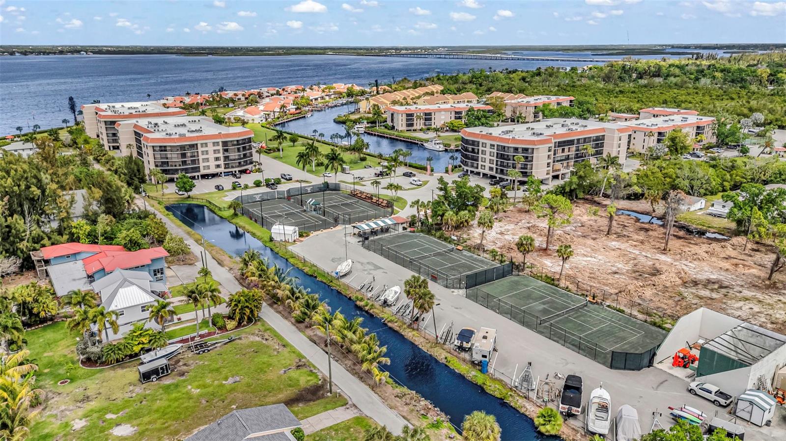 EMERALD POINTE PH 06 BLDG E - Residential