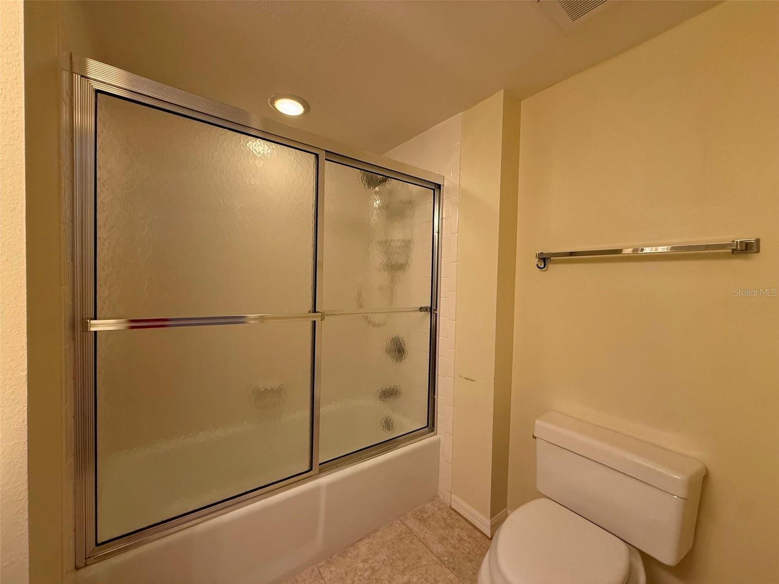 EMERALD POINTE PH 06 BLDG E - Residential