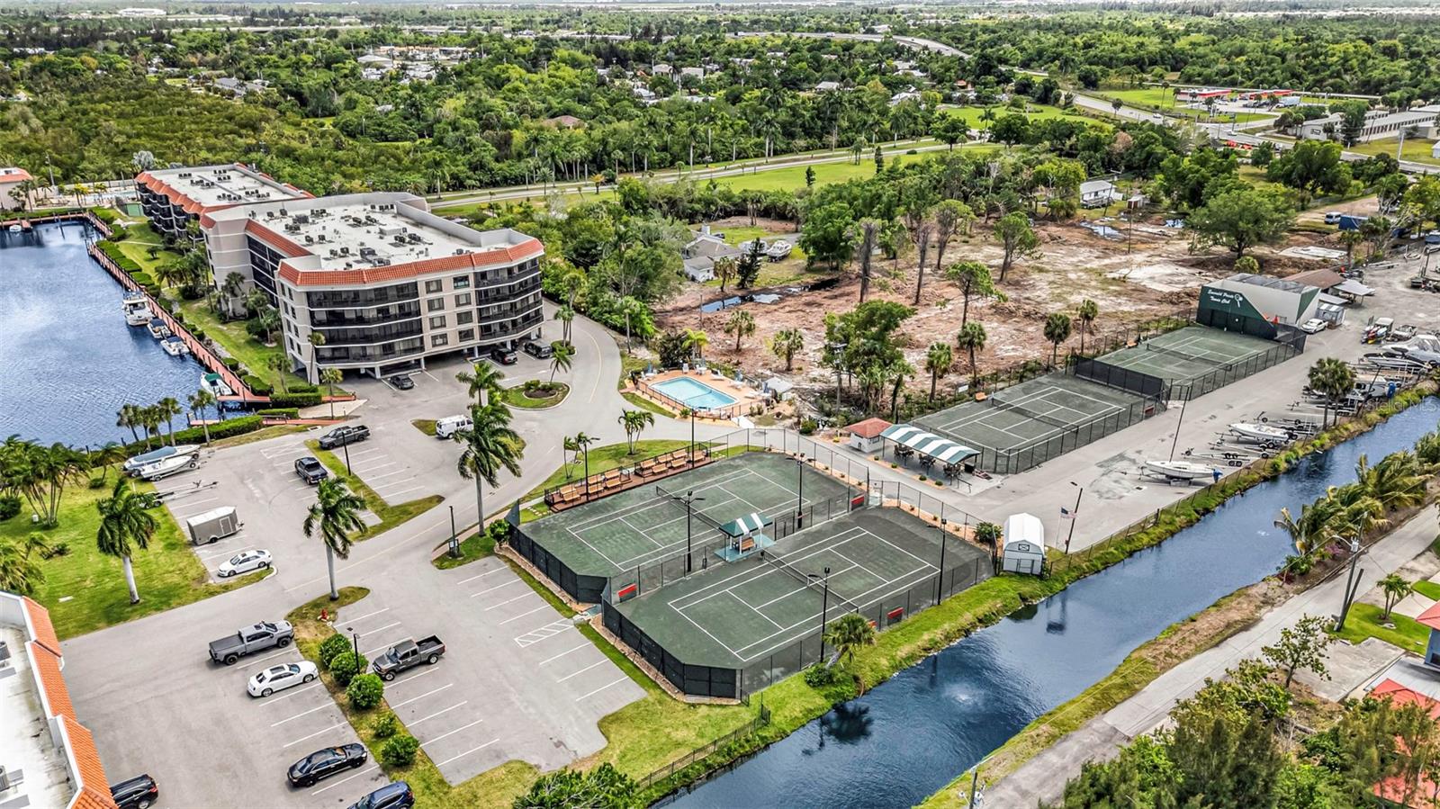 EMERALD POINTE PH 06 BLDG E - Residential