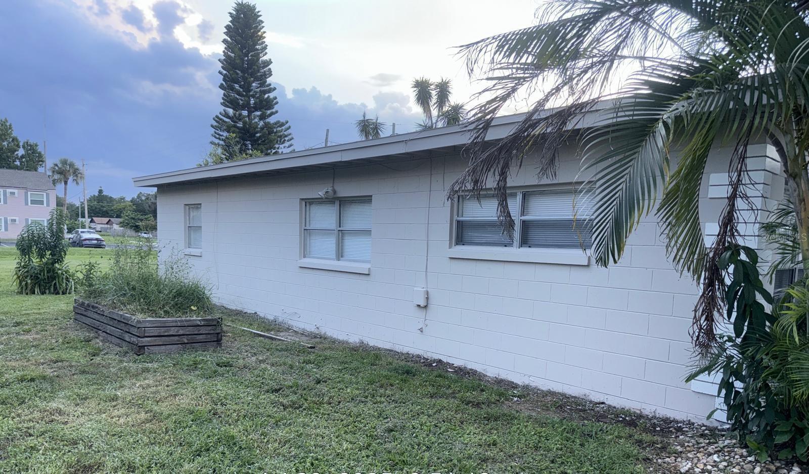 LE JEUNE HEIGHTS - Residential