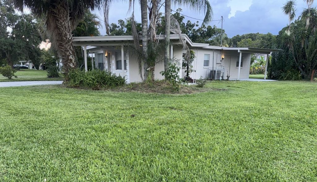 Photo of 1014 N Solandra Drive, Orlando, FL 32807 (MLS # S5139794)