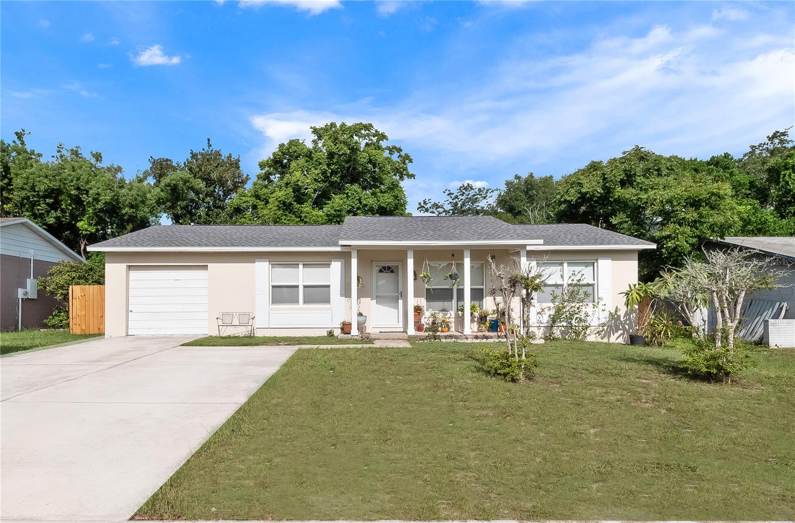 Updated -Wonderful Home
Charming 3-bedroom 2 bath home in quiet Ocoee neighborhood. Roof 2023-Water Heater 2024-AC 2020 Ceramic and Vinyl flooring throughout the home. The large back yard offers a lot of privacy with plenty of room for a pool, swing set, or both!