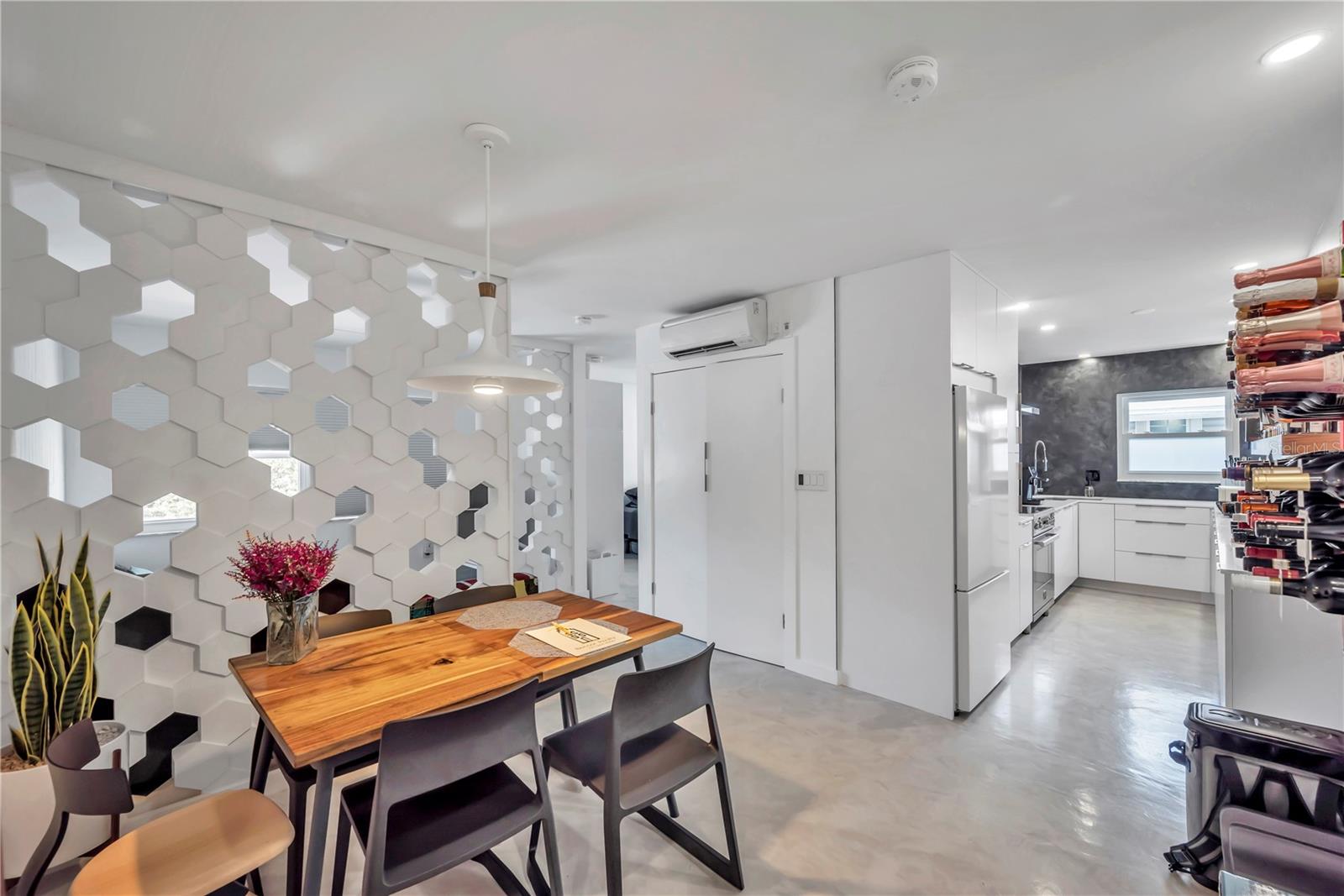 SIENA DOWNTOWN CONDO THE - Residential Lease