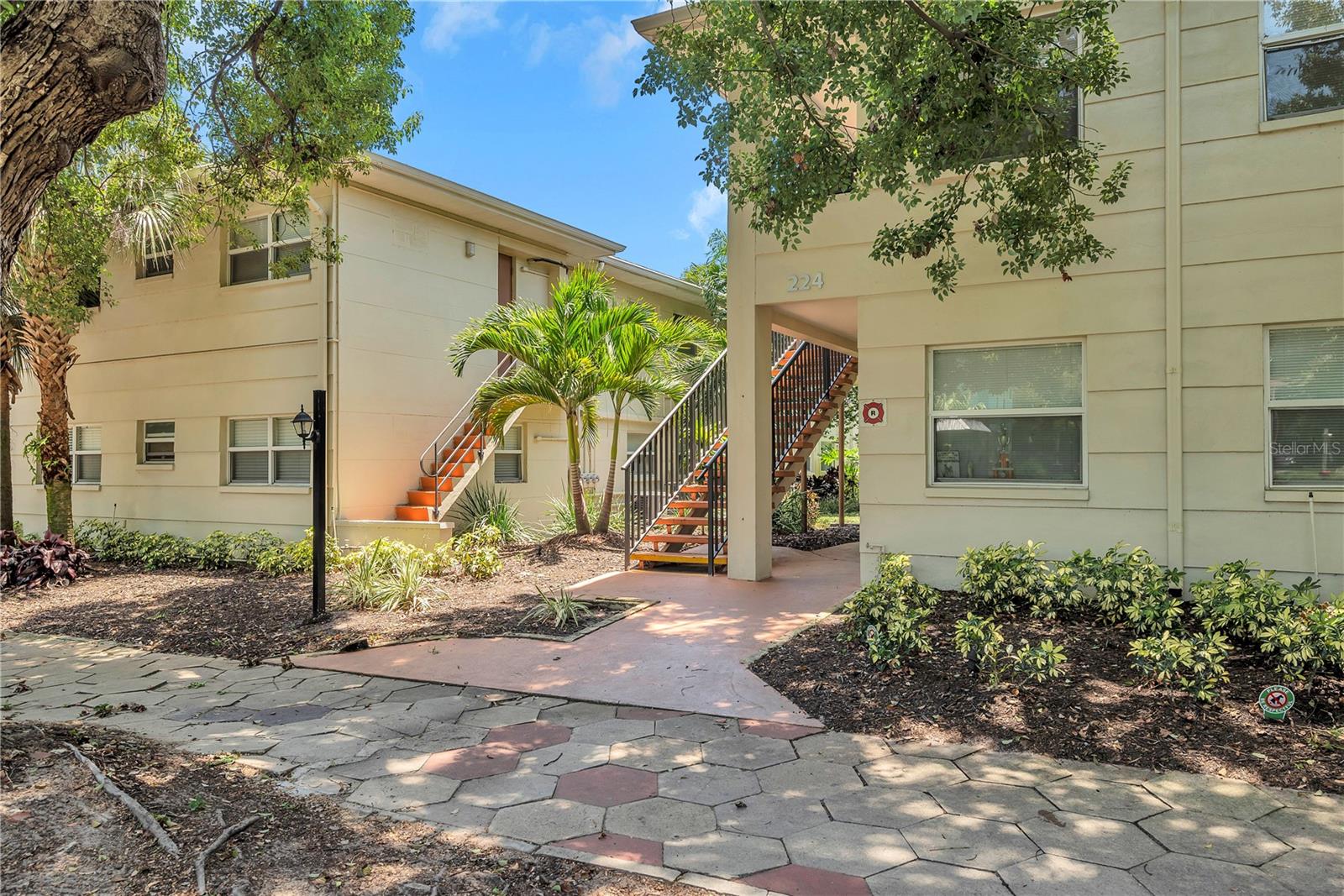 SIENA DOWNTOWN CONDO THE - Residential Lease