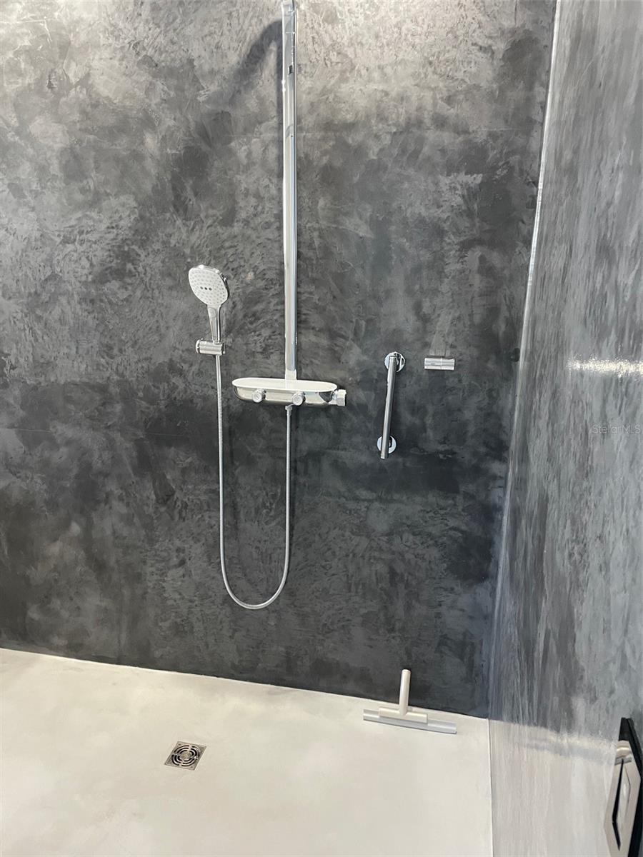 SIENA DOWNTOWN CONDO THE - Residential Lease