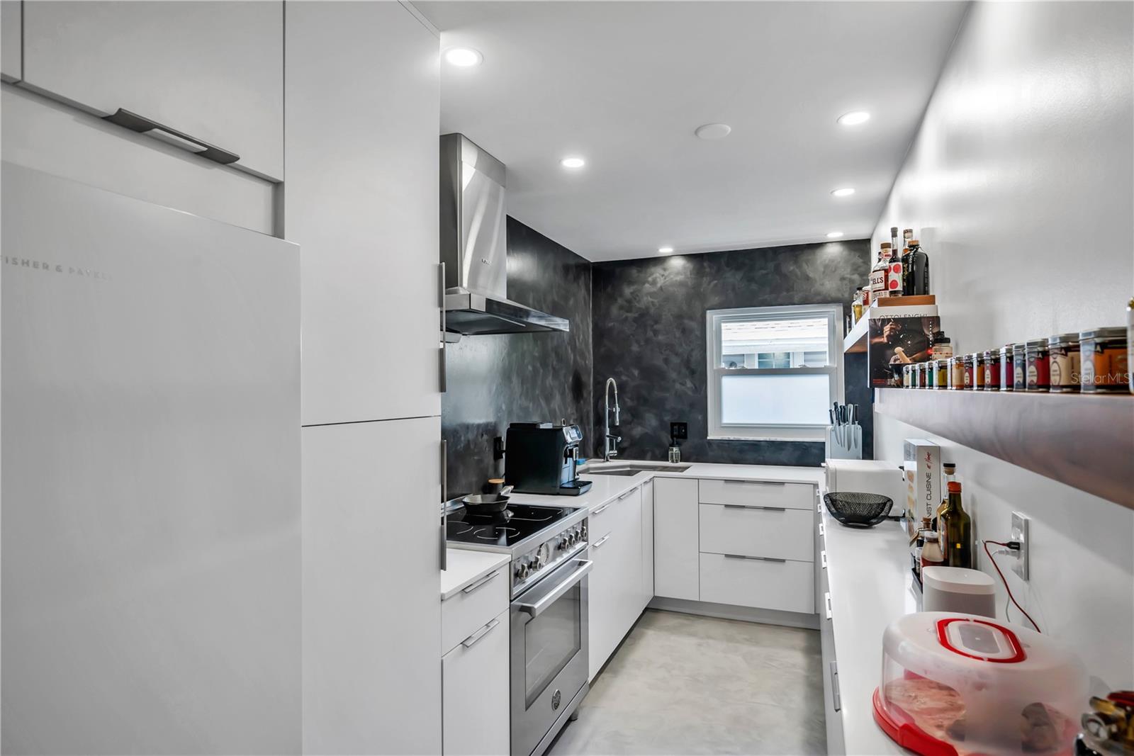 SIENA DOWNTOWN CONDO THE - Residential Lease