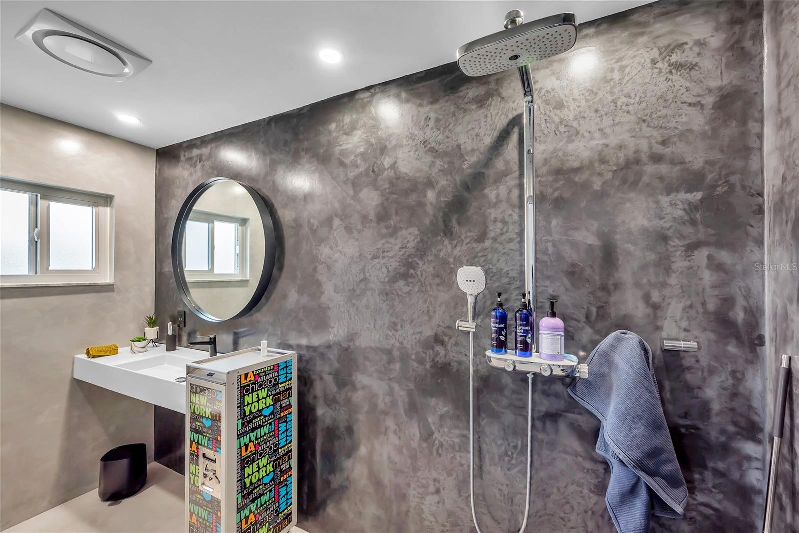 SIENA DOWNTOWN CONDO THE - Residential Lease