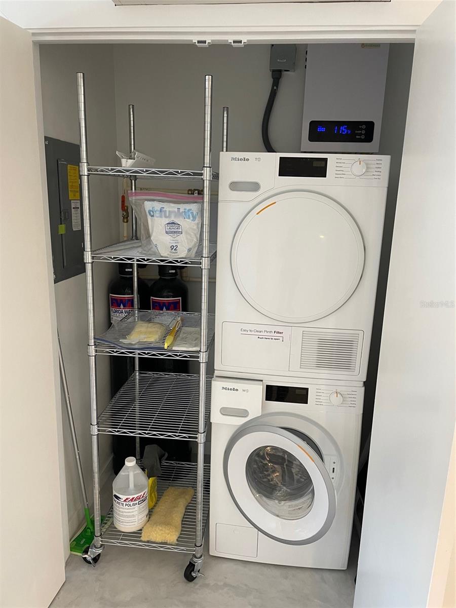 SIENA DOWNTOWN CONDO THE - Residential Lease