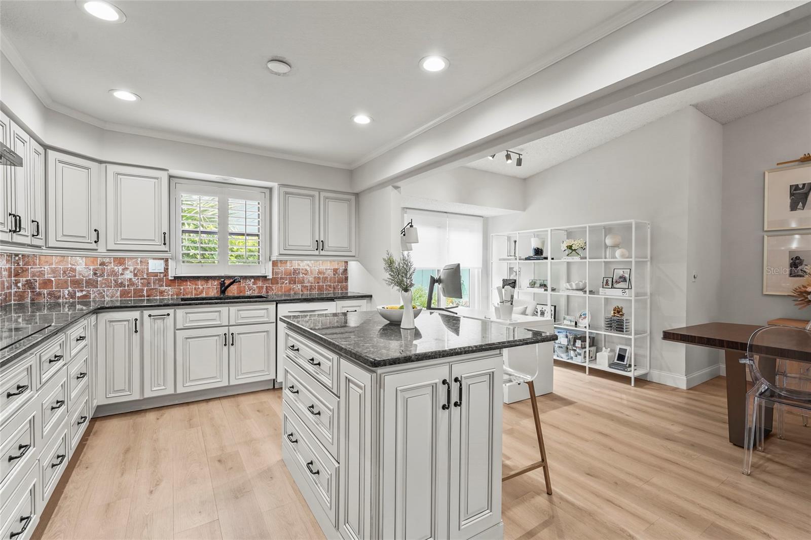 PINE TRACE CONDO - Residential