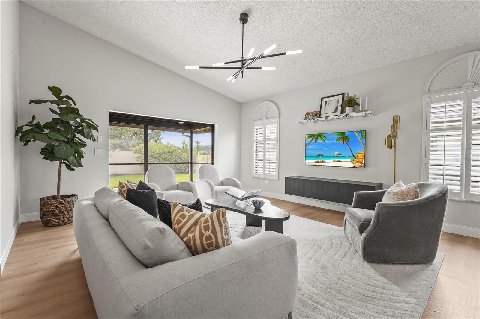 PINE TRACE CONDO - Residential