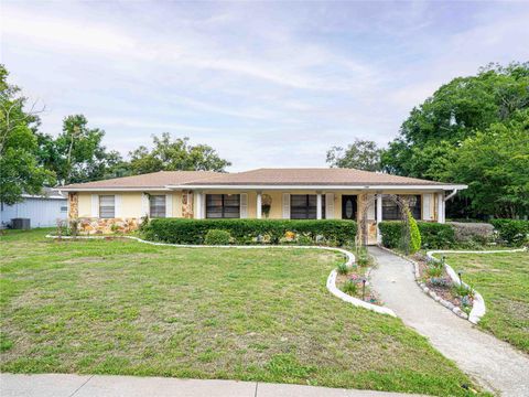 Photo of 200 S Main Avenue, Minneola, FL 34715 (MLS # O6414605)