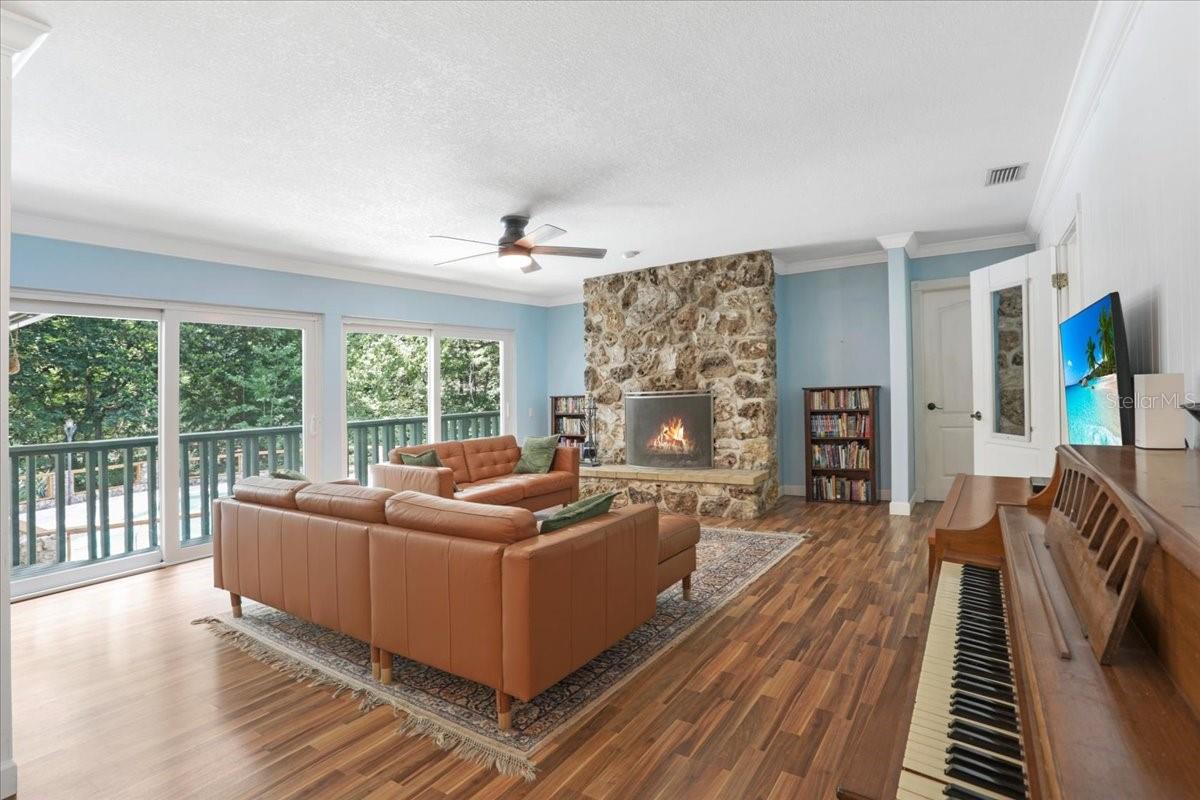 1915 NW 16TH AVENUE