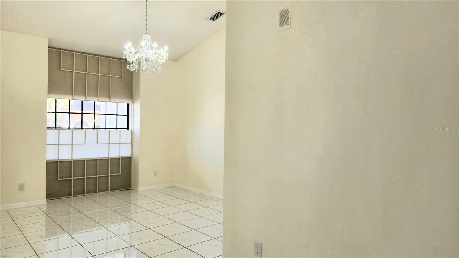 CREST SUB THE - Residential Lease